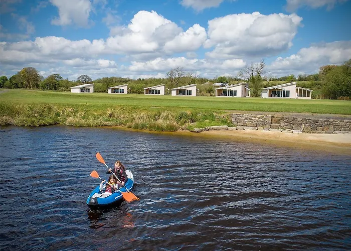 Executive Lakeside Lodge At Mullans Bay