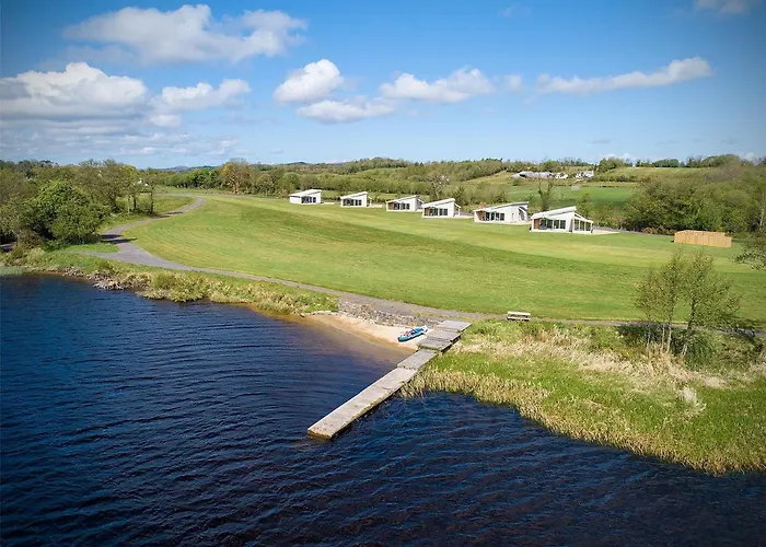Executive Lakeside Lodge At Mullans Bay