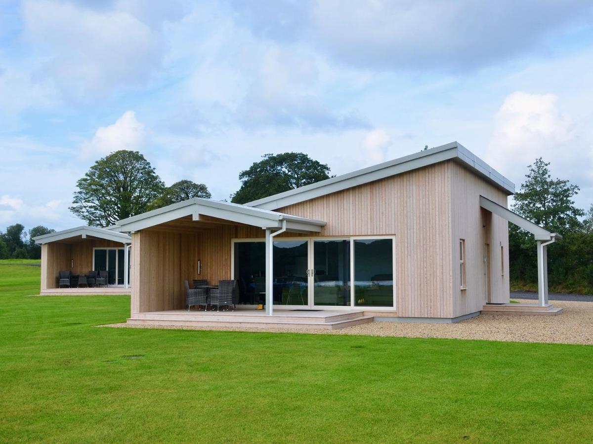 Executive Lakeside At Mullans Bay Chalet Kesh
